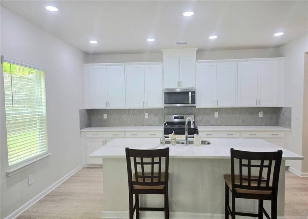 Building Photo - 327 Vly Oak Dr