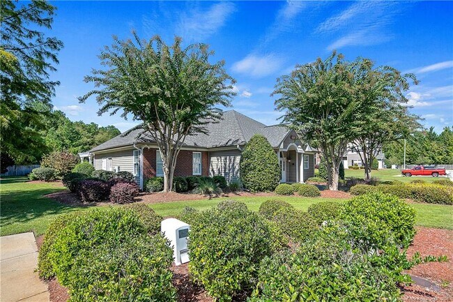 Building Photo - 625 Marshtree Ln