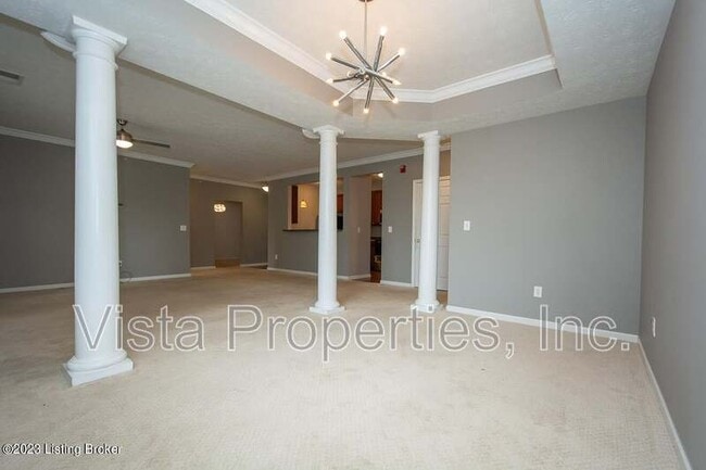 Building Photo - 2704 Bradford Commons Dr