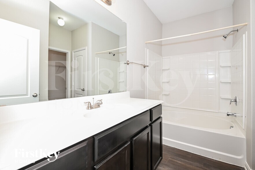 Building Photo - 14237 Stallion Ridge Dr