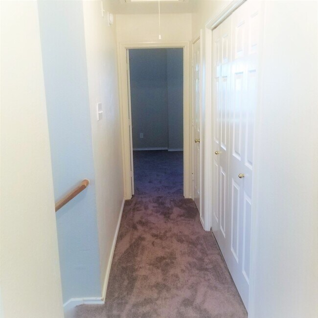 Building Photo - 46 Wineberry Pl