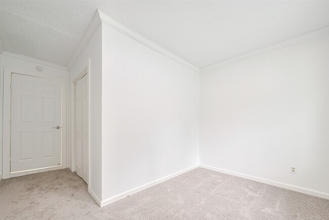 Building Photo - 5303 Lookout Mountain Dr