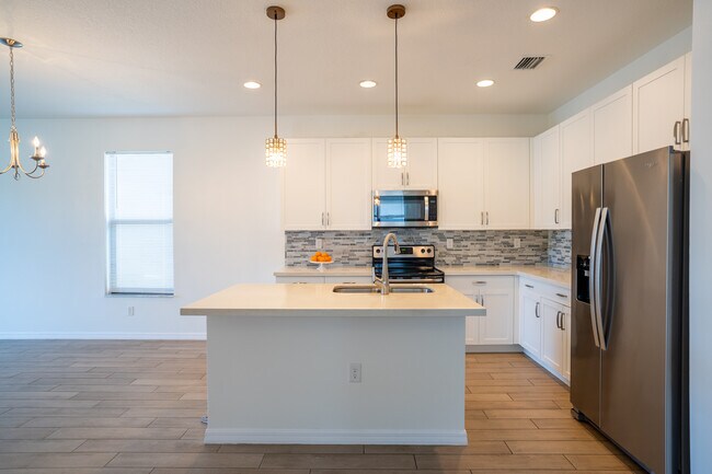 Building Photo - 8936 Madrid Cir