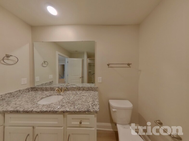 Building Photo - 154 Tradesmen Trl