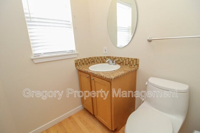 Building Photo - 15720 NE 95th Way