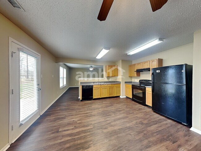 Building Photo - 536 Runnymede Ct