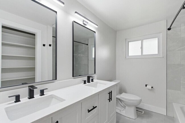 Building Photo - 4838 Wilmington Pike