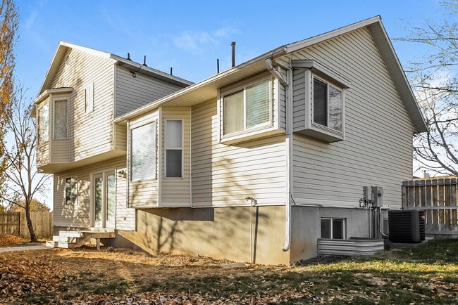 Building Photo - 6089 Van Gogh Cir