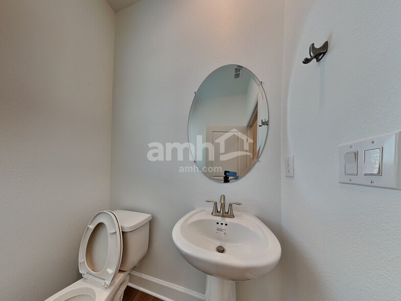 Building Photo - 37956 Dusty Saddle Ln