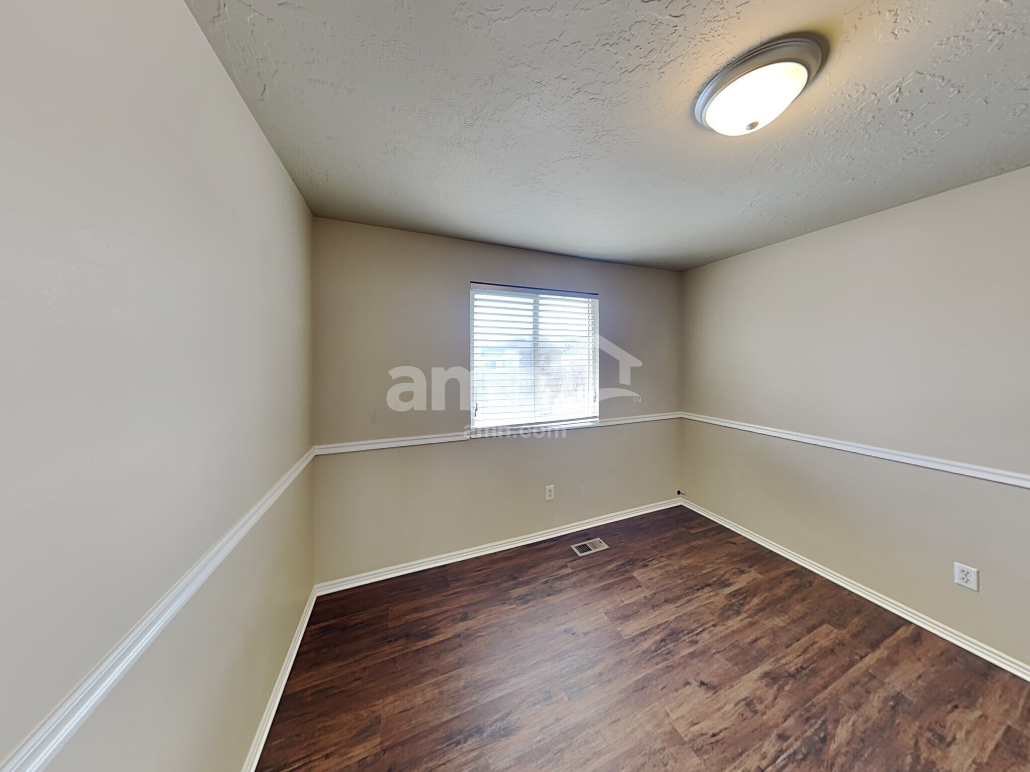 Building Photo - 2101 1630 N St