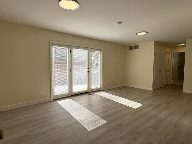 Building Photo - Newly Renovated 2BD/1BA in Palo Alto | Prime Location!