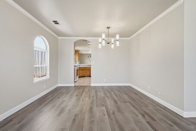 Building Photo - Executive Rental in Gold Hills