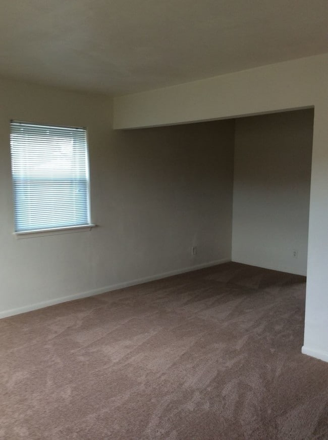 711 E Leicester Ave 711 E Leicester Ave Norfolk VA 23503 Apartment