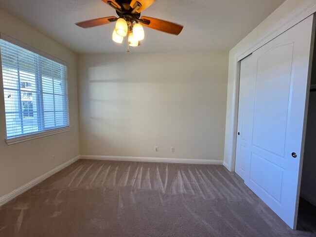 Building Photo - Single Story Large Four Bedroom Home in the Bluffs