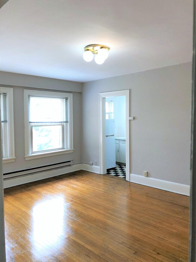 Building Photo - Sherwood Apts - Studio
