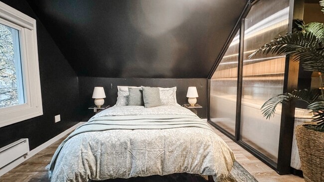 Building Photo - Chic Studio in North Winton Village