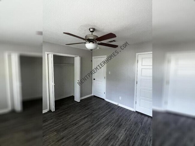 Building Photo - 405 Paula Dr