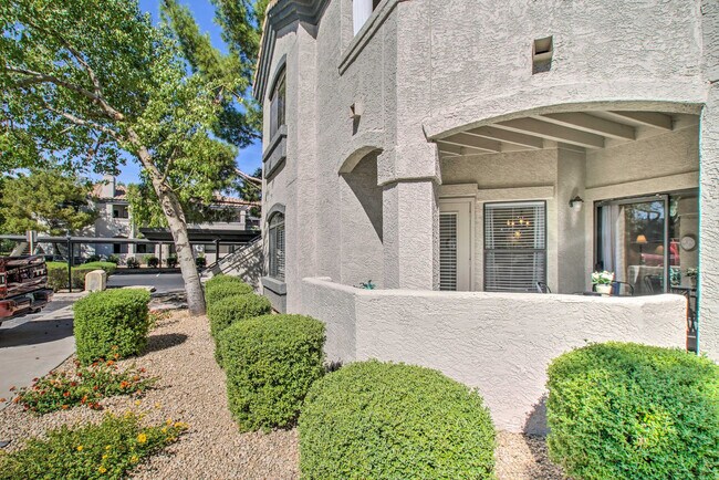 Building Photo - 15095 N Thompson Peak Pkwy