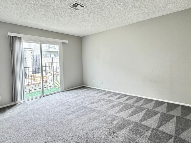 Building Photo - 7084 Burcot Ave