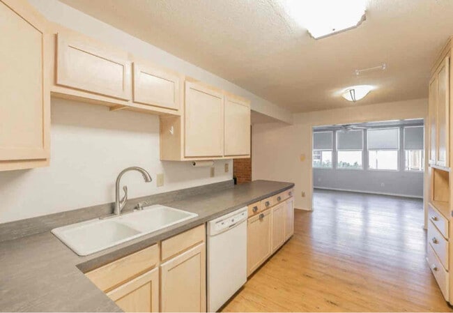 Building Photo - 1317 Bryan Pl