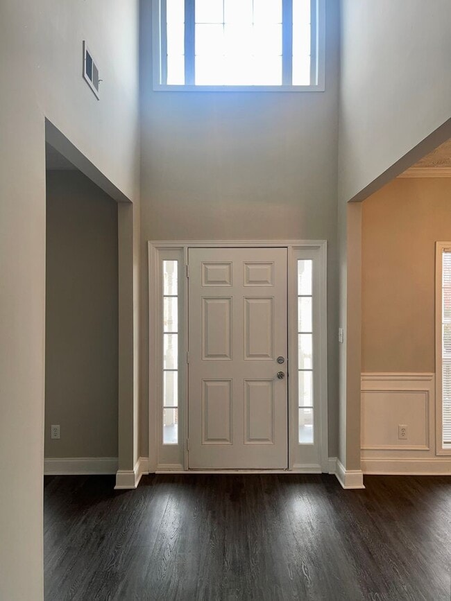 Building Photo - 4 Bed/2.5 Bath Home In Swim/Tennis Community in McDonough