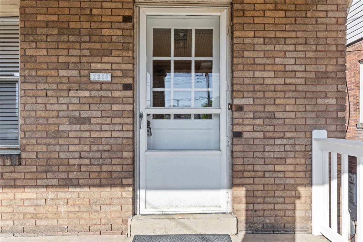 Building Photo - 2816 Clermont Ave