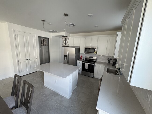 Building Photo - 17820 Star Ruby Pl