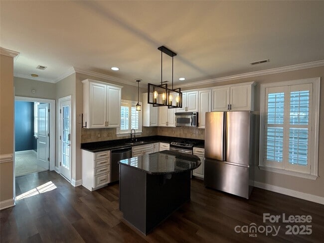 Building Photo - 1903 Lela Avenue