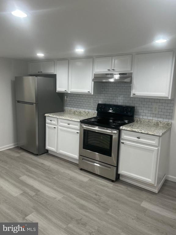 Building Photo - 111 E 38th St