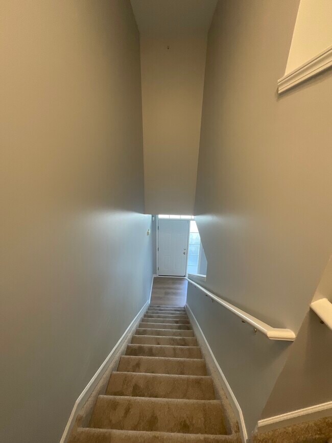 Building Photo - 28862 Cullen Dr