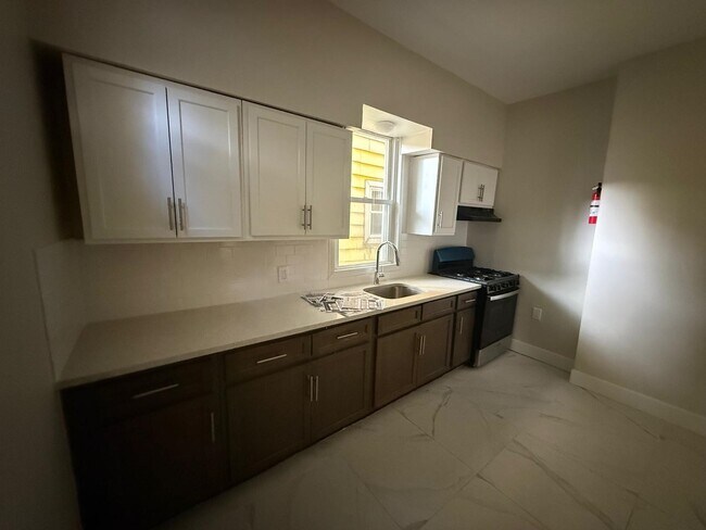 Building Photo - 221 Wilkinson Ave