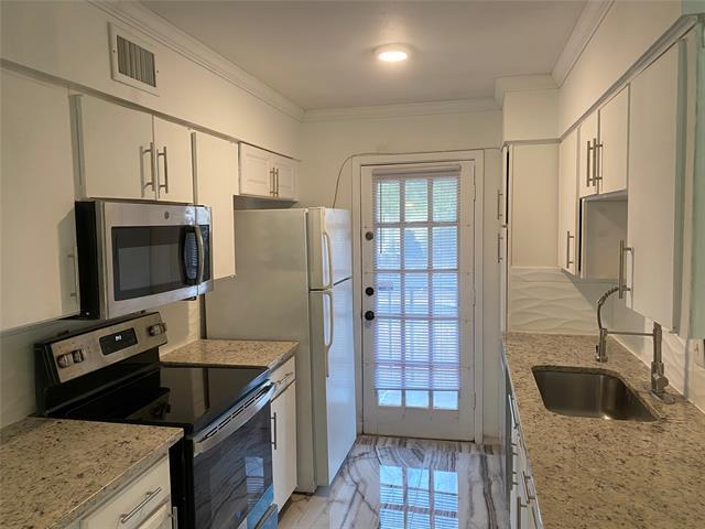 Building Photo - 12888 Montfort Dr