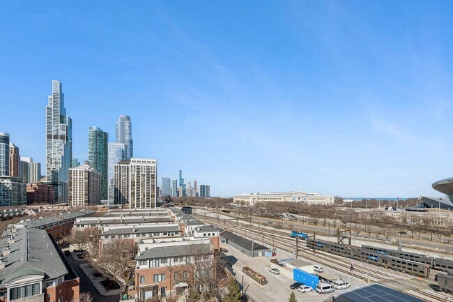 Building Photo - 1515 S Prairie Ave