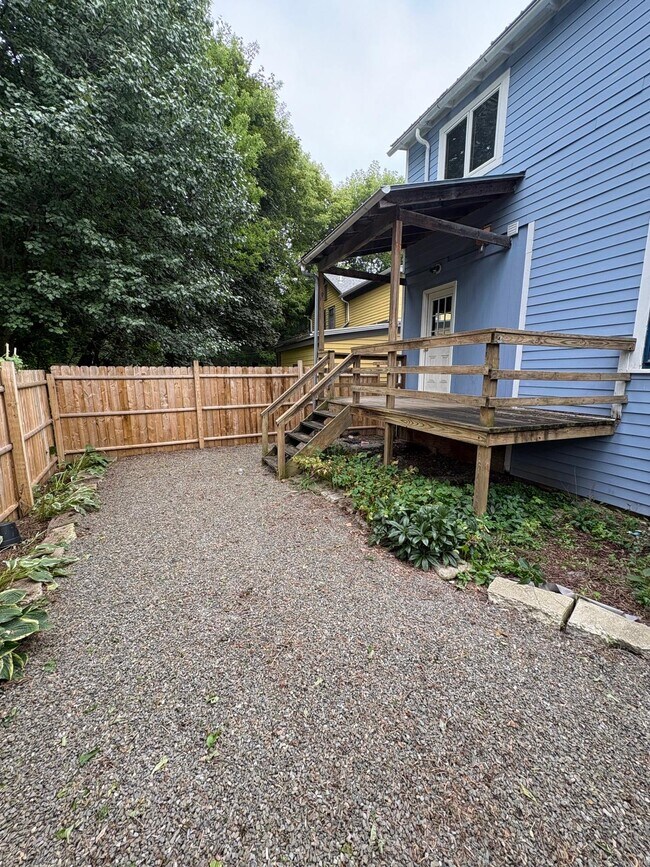 Building Photo - 307 Cascadilla St