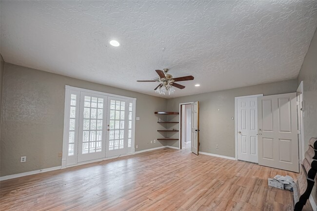 Building Photo - 4015 Black Locust Dr