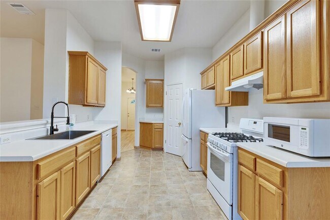 Building Photo - 2625 Gate Ridge Dr