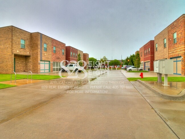 Building Photo - Urban Contemporary 3 bed/2.5 bath Townhome Available NOW at West Main Lofts!