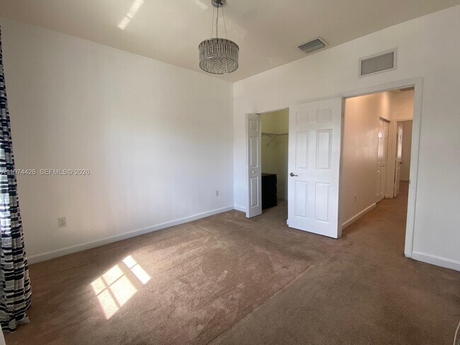 Building Photo - 11543 SW 248th Ln