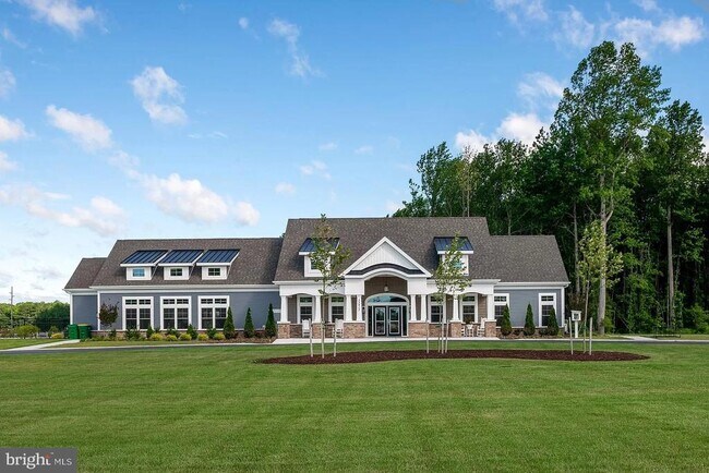 Building Photo - 33842 Darlington St