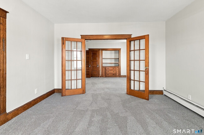 Building Photo - 126 Booth St