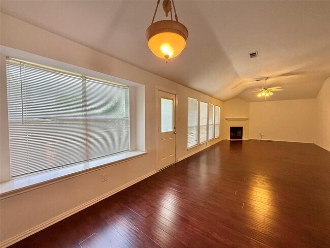 Building Photo - 21331 Riverside Ridge Ln