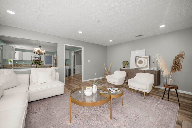 Building Photo - 4016 Kenesaw Dr