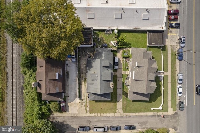 Building Photo - 5046 W Nevada St