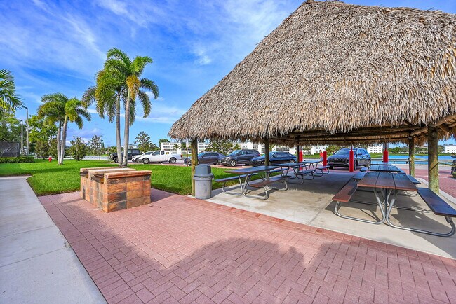 Building Photo - 359 Brighton I