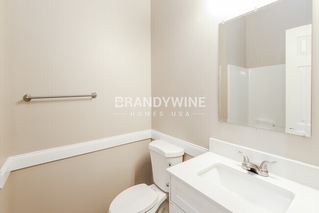 Building Photo - 521 SE Onyx Dr