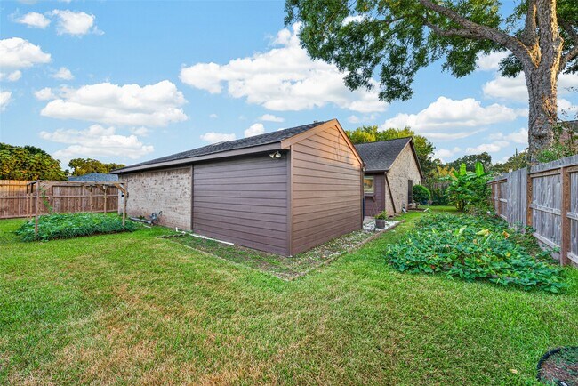 Building Photo - 3107 Pecan Point Dr