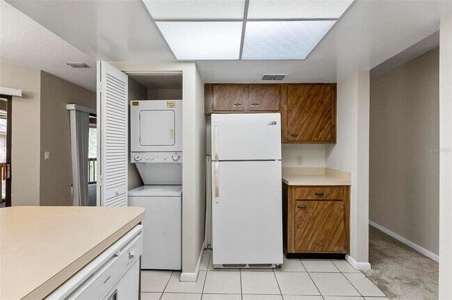 Building Photo - 14 Oakmont Ct