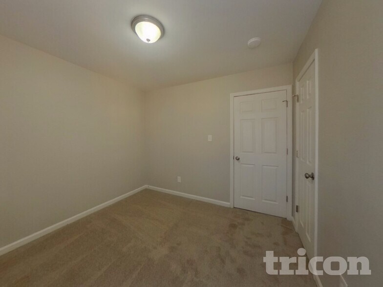 Building Photo - 1110 Hipp Rd