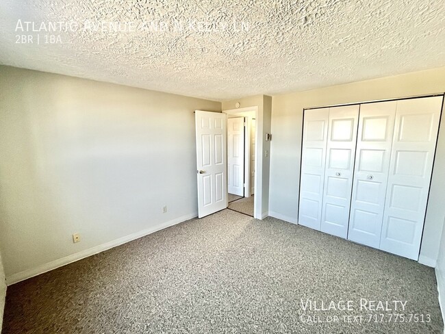 Building Photo - Newly-remodeled! Affordable 2-bed in Red L...