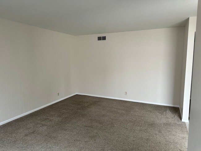 Building Photo - NE Property